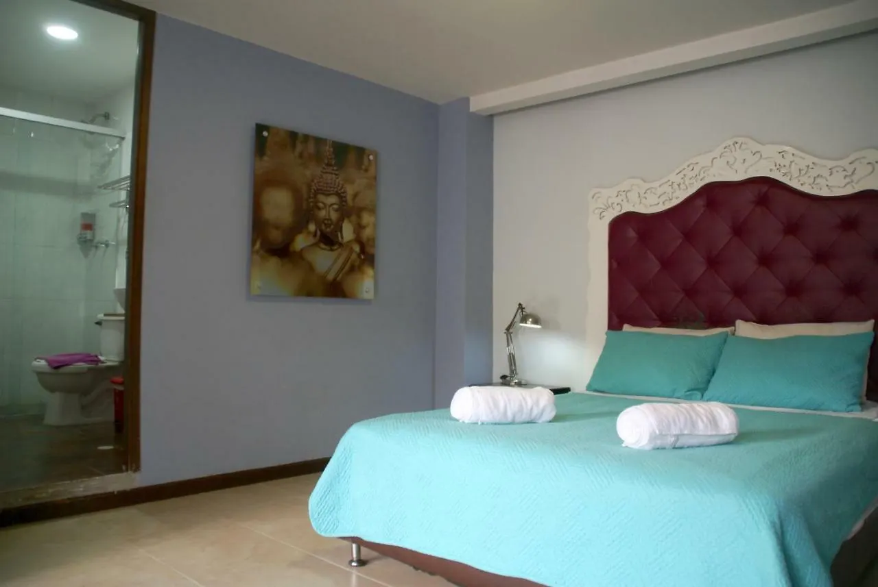 The Happy Buddha Hostel Medellin 0*,